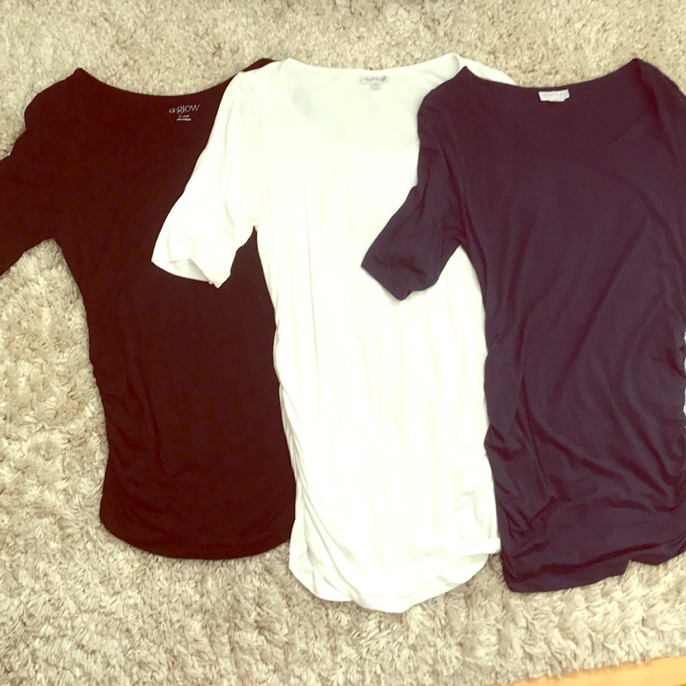 Lot of 3 maternity A Pea in a Pod shirts - M/L